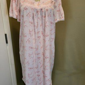 Betsy Vintage Nightgown Pre-owned.